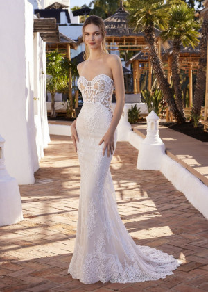 Sweetheart Neck Ivory Lace Tulle Effortless Beauty Wedding Dress